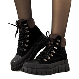 Schwarze, isolierte Damenschuhe zum Schnüren von Calabresi braun