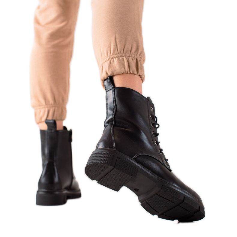 Ideal Shoes Klassische Arbeiter-Trapper schwarz