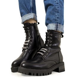 Schwarze isolierte Keilstiefel von Olvera