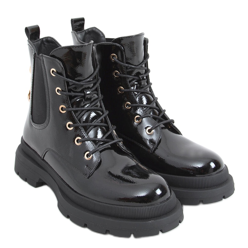 Lackierte Stiefeletten mit Kette Jake Black schwarz