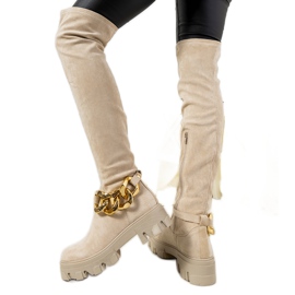Beige Stiefel mit dicker Alines Sohle