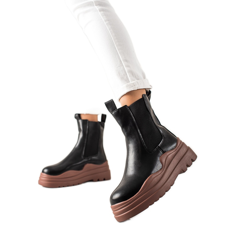 TRENDI Chelsea Boots auf der Fashion-Plattform schwarz