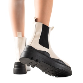 TRENDI Chelsea Boots auf der Fashion-Plattform beige