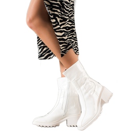 Bella Paris Weiß lackierte Stiefel