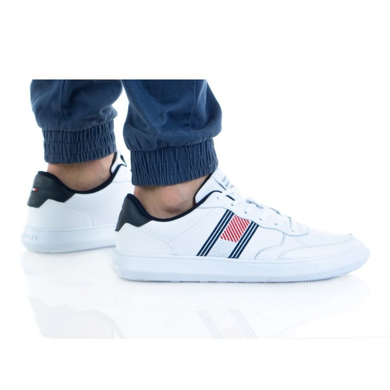 Tommy Hilfiger Essential Leather Cu M FMOFMO3904 weiß