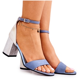 PA2 Ledersandalen auf einer Bar Ausgefranste blaue Lorene silber-