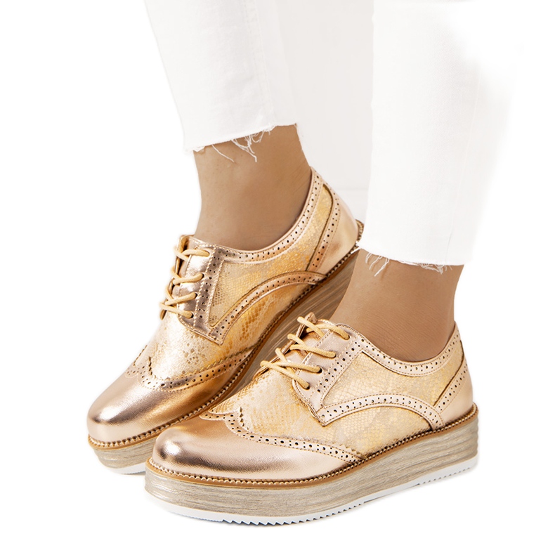 Champagnerfarbene Damenschuhe von Menard golden