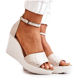 Damensandalen mit Keilabsatz Laura Messi 2389 Beige golden