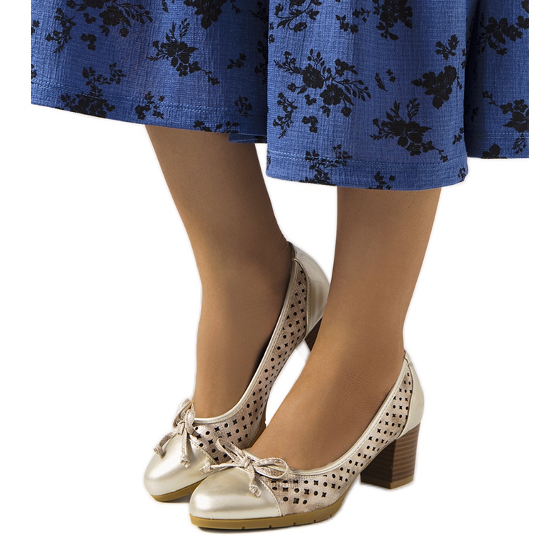 Durchbrochene Goldpumps von Pereira golden