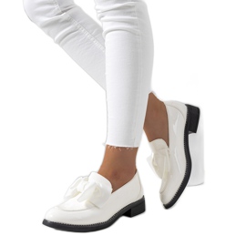 Khale weiß lackierte Schuhe