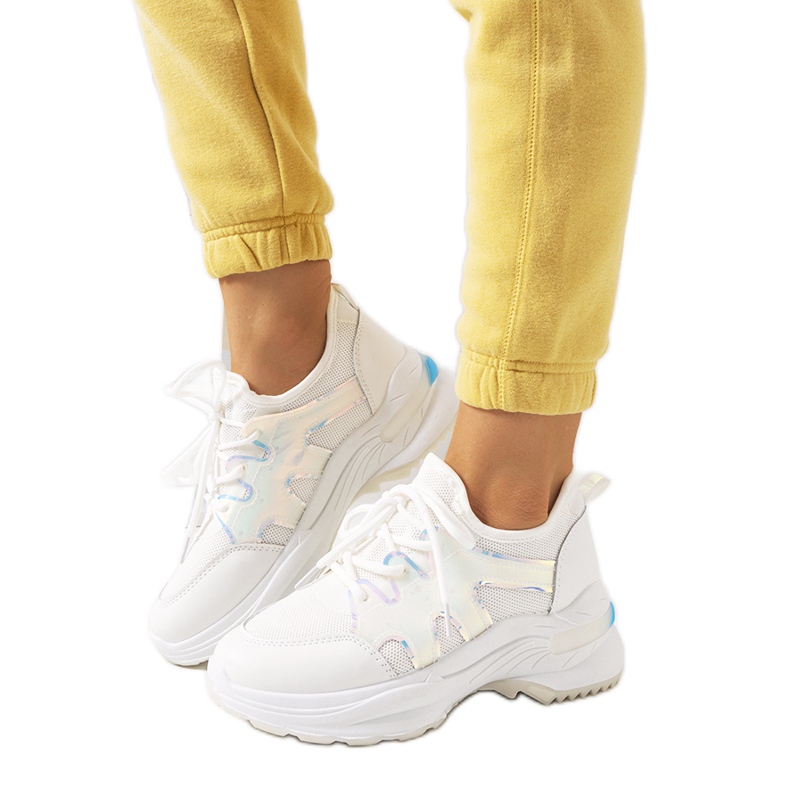 Weiße Turnschuhe von Bates