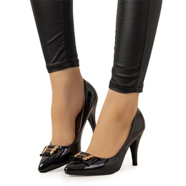 Beige Pumps auf einem Precious Stilettoabsatz schwarz