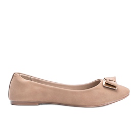 Schwarz lackierte Sixth Avenue Ballerinas beige
