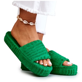 FJ1 Hausschuhe auf der grünen Lilly-Plattform