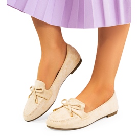 Beigefarbene Mokassins mit Asselin-Schleife