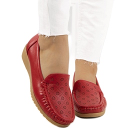 Wendy's rote Loafer mit Keilabsatz