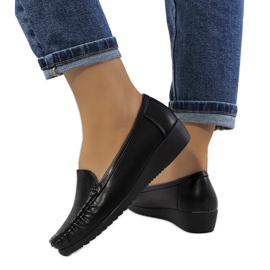 Schwarze Loafer mit Keilabsatz von Wendy