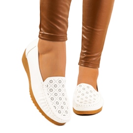 Wendy's weiße Loafer mit Keilabsatz