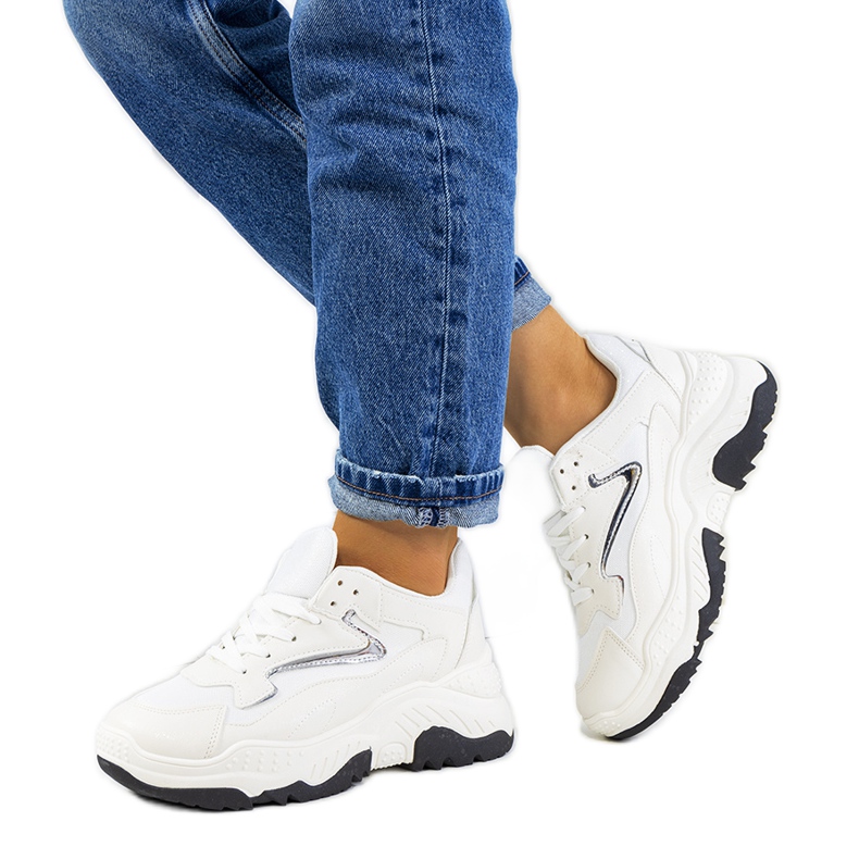 Weiße Turnschuhe von Badillo silber-