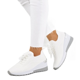 Weiße Turnschuhe auf dem Keil Sabelia