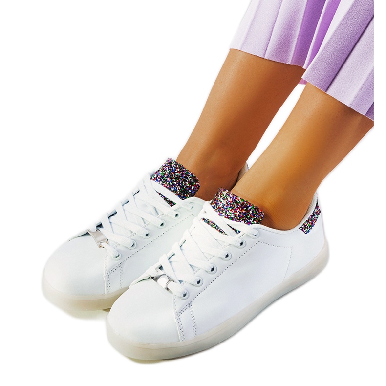 Weiße Turnschuhe mit Alfaro-LEDs