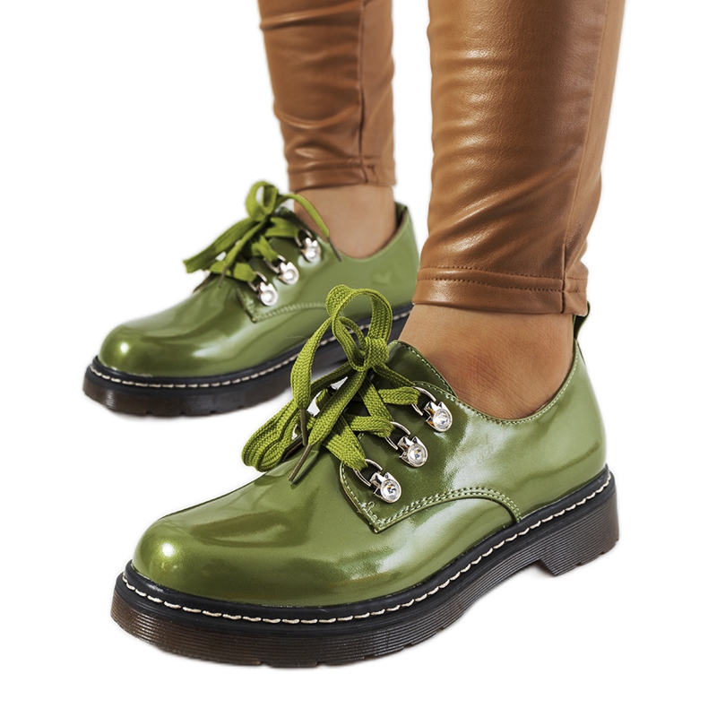 Grün lackierte Schuhe von Kristina