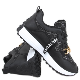 Turnschuhe mit Kette Elena Schwarz