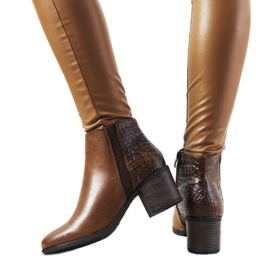 Villa braun isolierte Stiefel