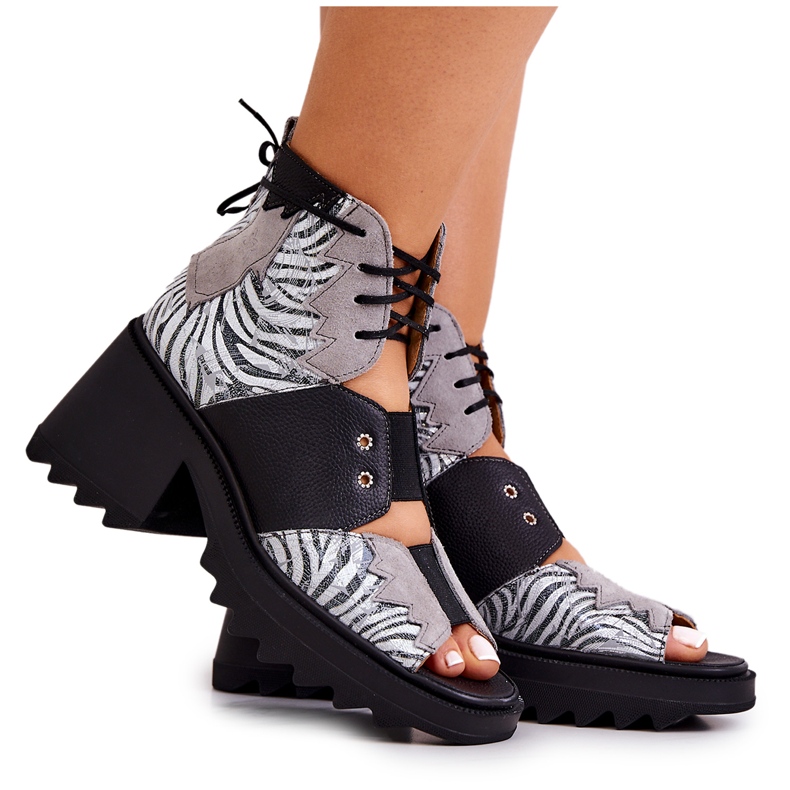 Maciejka 05321-03 Stiefeletten aus grauem und schwarzem Leder silber-