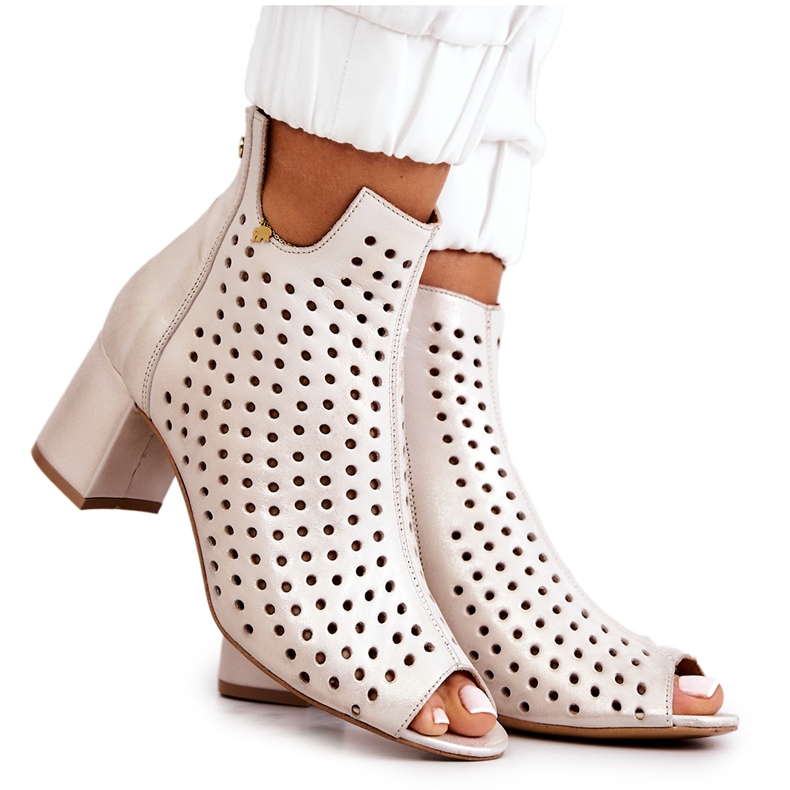 Durchbrochene Lederstiefel Maciejka 05420-04 Beige