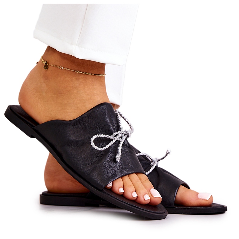 Damenhausschuhe aus Leder Nicole 2659/001 Schwarz