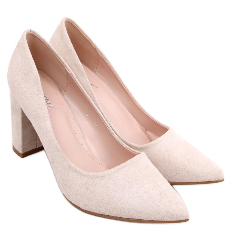 Pumps auf dem Pfosten von Aria Beige
