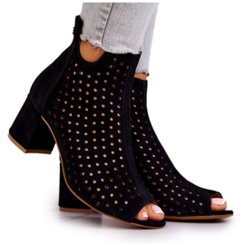 Durchbrochene Lederstiefel Maciejka 05420-43 Schwarz