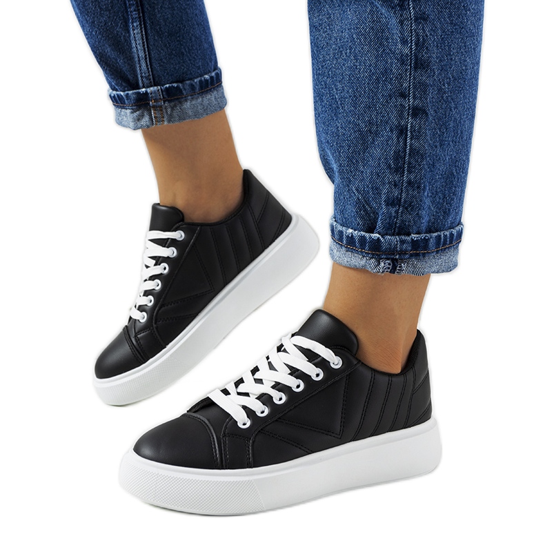 Schwarze Sneaker mit klobiger Matthew-Sohle