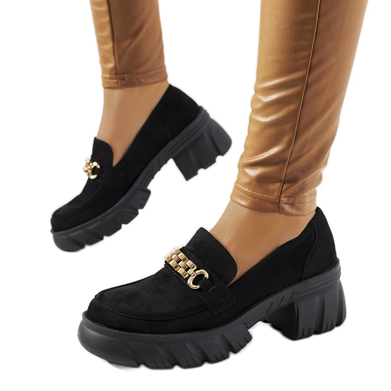 Schwarze Loafer auf dicker Jeri-Sohle