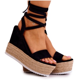 FW1 Leichte, gebundene schwarze Sandalen auf einem Keilabsatz von Marriett