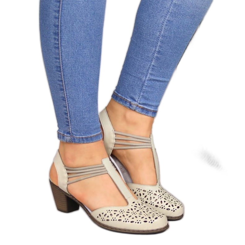 Ledersandale Rieker W RKR316 beige