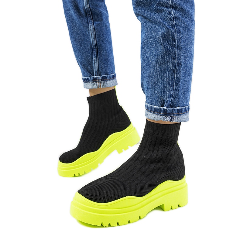 Schwarze und grüne High-Top-Sneakers von Marks