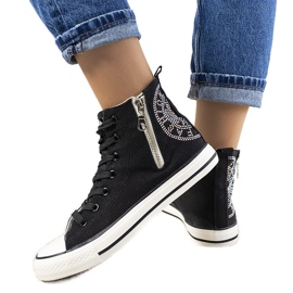 Schwarze Turnschuhe von Vicola