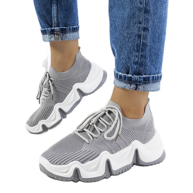 Graue Sportschuhe von Thornber