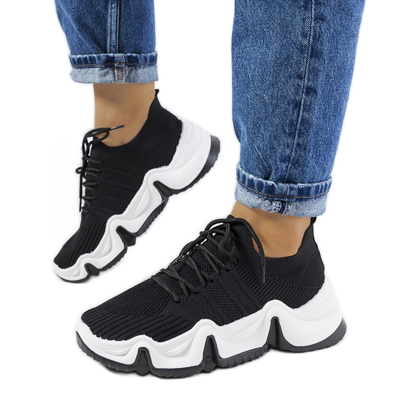 Schwarze Sportschuhe von Thornber