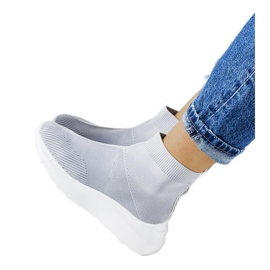 Graue High-Top-Sneakers von Jennifer