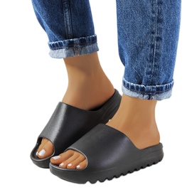 Christinia schwarze Gummipantoffeln