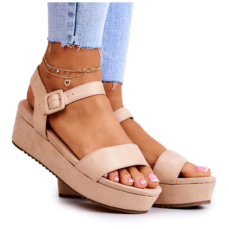 FW1 Wildledersandalen auf der beigefarbenen Sariah-Plattform