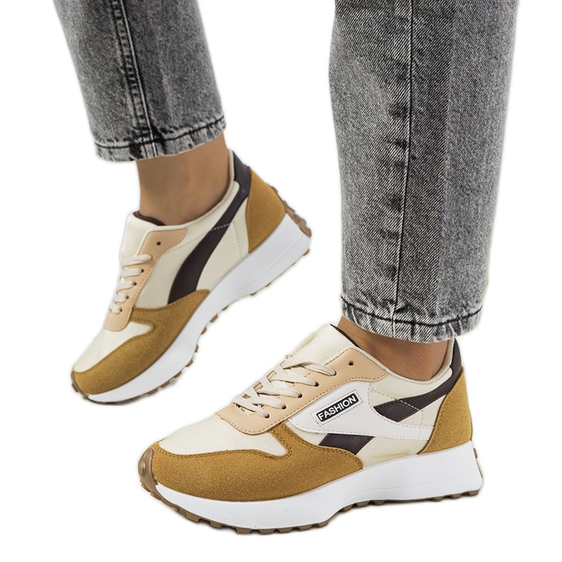 Braune Turnschuhe für Damen von Onorato beige