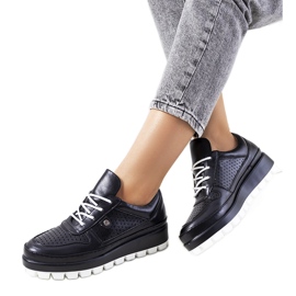 Schwarze Sneakers mit Lochmuster von Assels