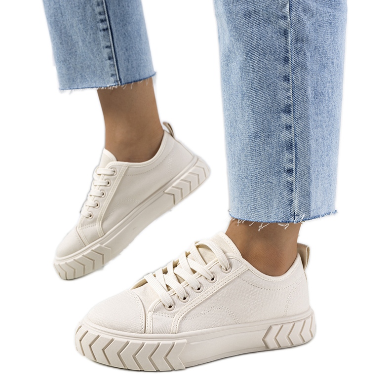 Beige Turnschuhe auf der Clarence-Plattform