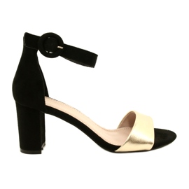 Schwarze und goldene Sandalen auf einem Absatz Evento 20SD98-1617