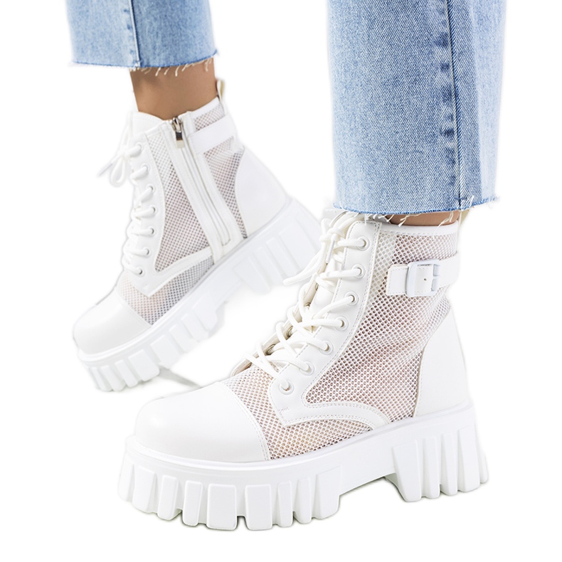 Weiße Stiefel mit durchbrochenem Potts-Obermaterial