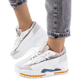 Weiße Damensneaker von Savanne